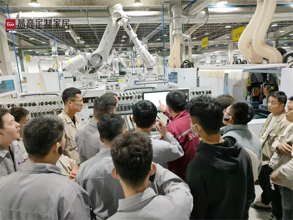 易高家居生產(chǎn)專項內(nèi)訓(xùn)會