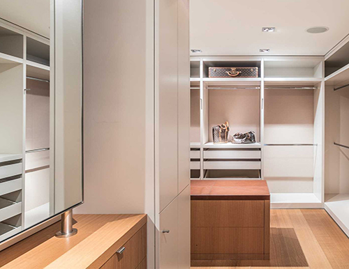 定制衣帽間這樣設(shè)計，裝出高級感！